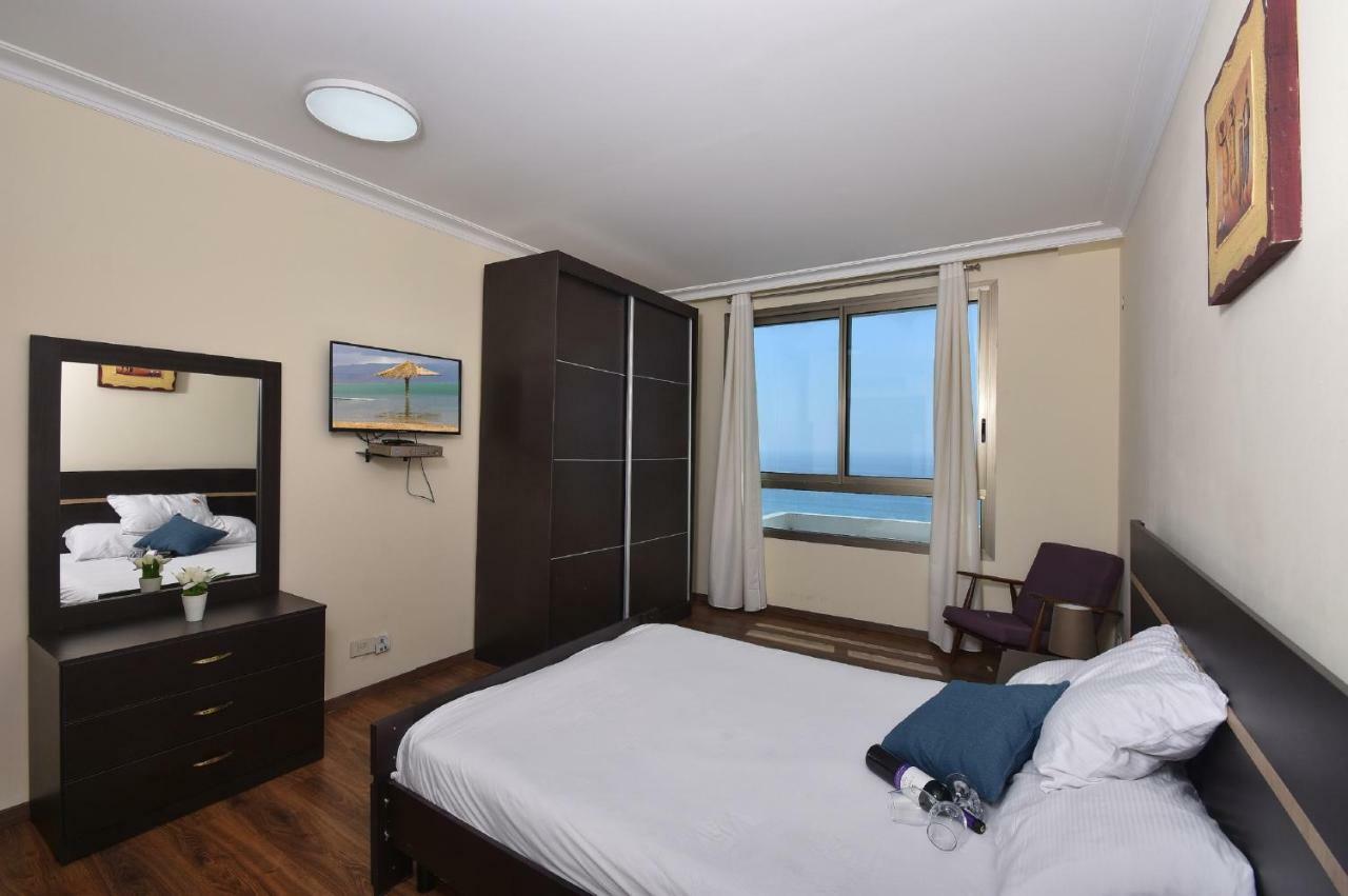 Laguna Beach Apartments Хайфа Екстер'єр фото
